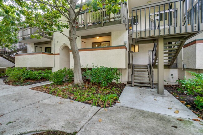Foto del edificio - Recently upgraded Condo in a highly desirable location in Sunnyvale.