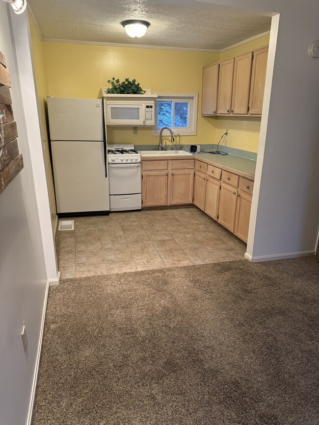 Building Photo - 290 Dorwil Dr