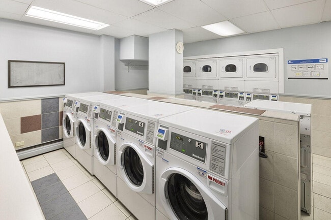 Building Photo - Glenmore Heights