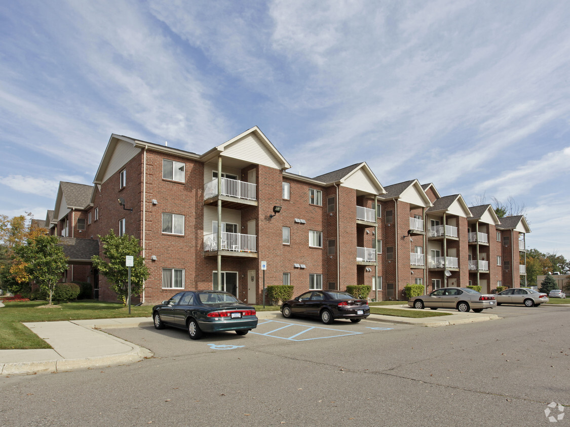Primary Photo - The Villages-Hickory Pointe