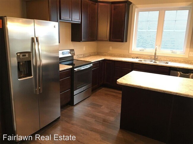 Building Photo - 4 br, 2.5 bath House - 1219 S. Roberto Rd.
