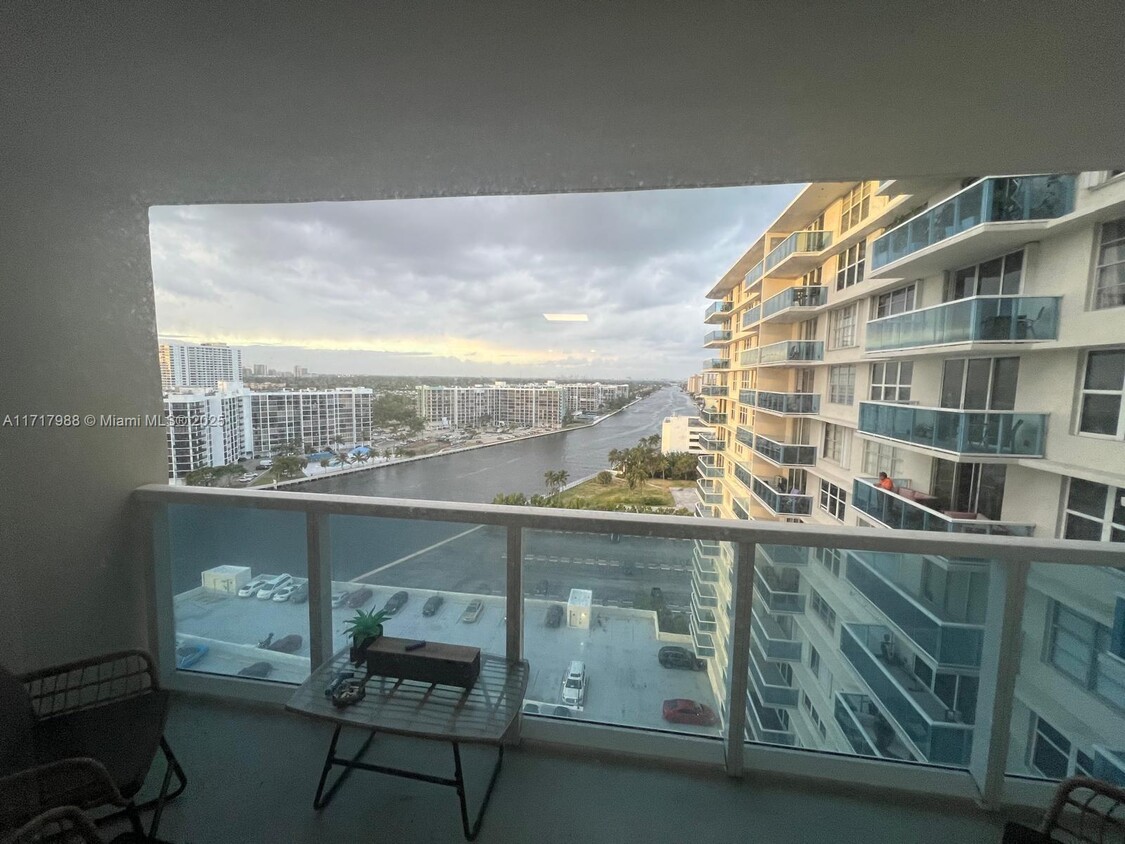 Foto principal - 3800 S Ocean Dr