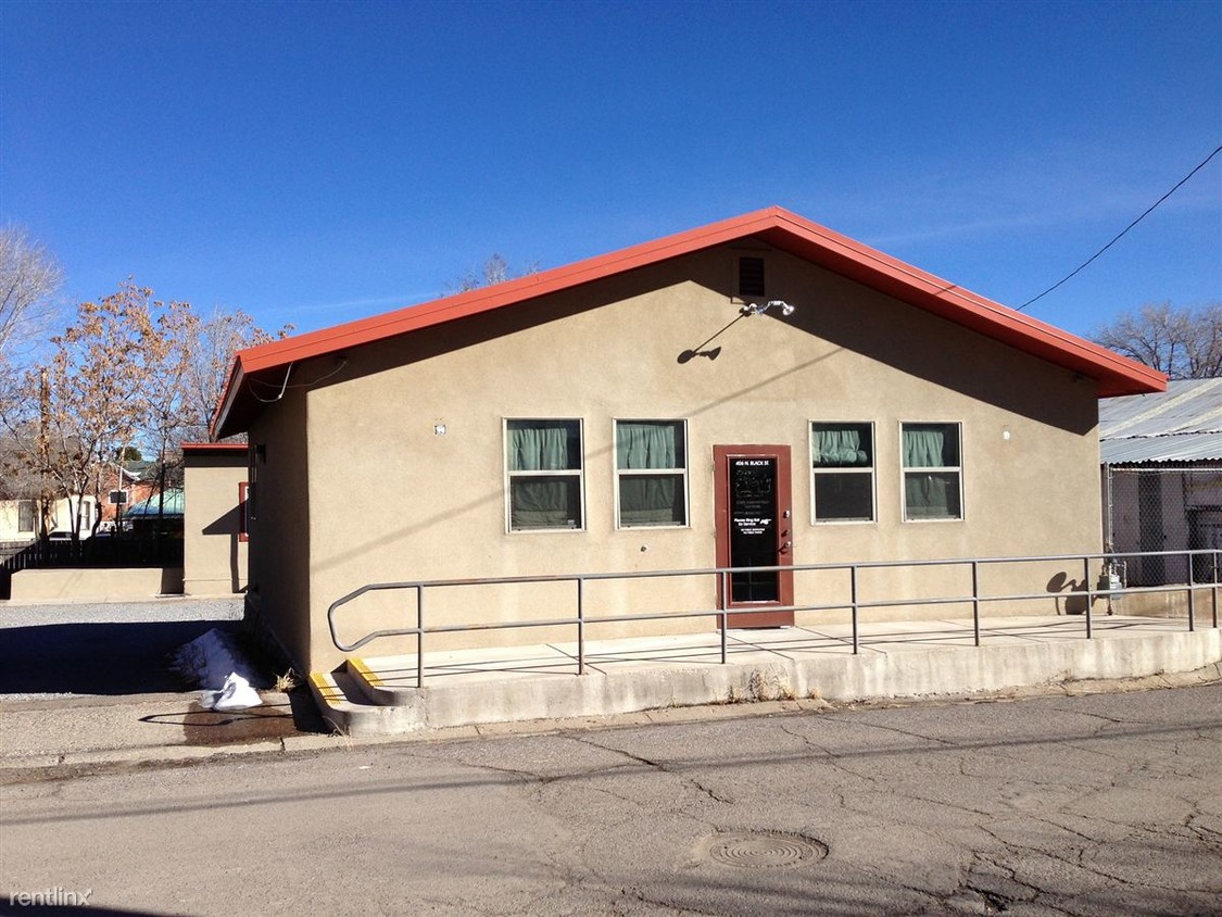 Primary Photo - 406 N Black St