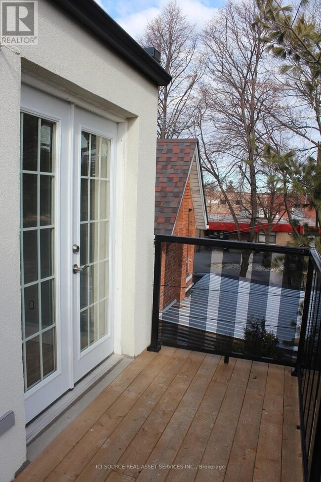 Building Photo - 14 Leeming St