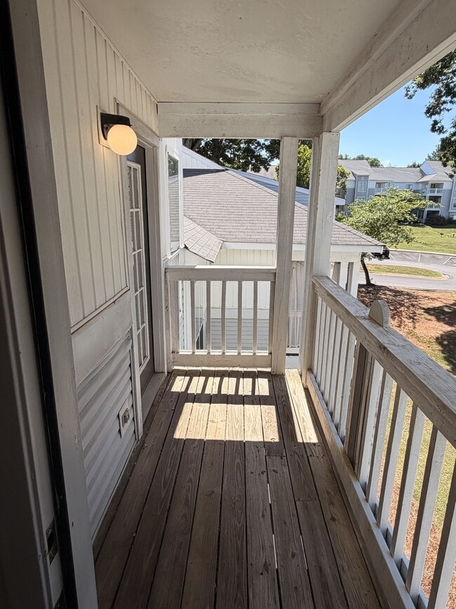 Building Photo - 20 Hamiltons Harbor Dr