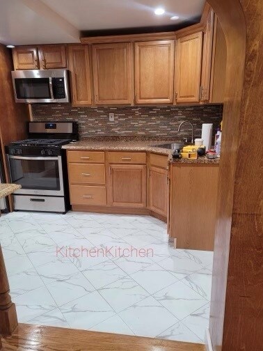 Kitchen - 644 Kosciuszko St