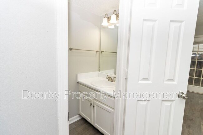 Foto del edificio - 2827 Dayton Blvd