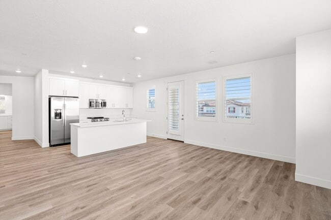 Building Photo - Desert Color Delight! NO APPLICATION FEE