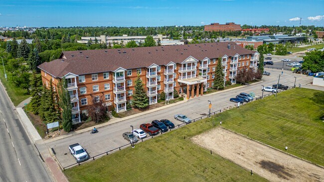 Photo du bâtiment - 9914-9101 101 Ave