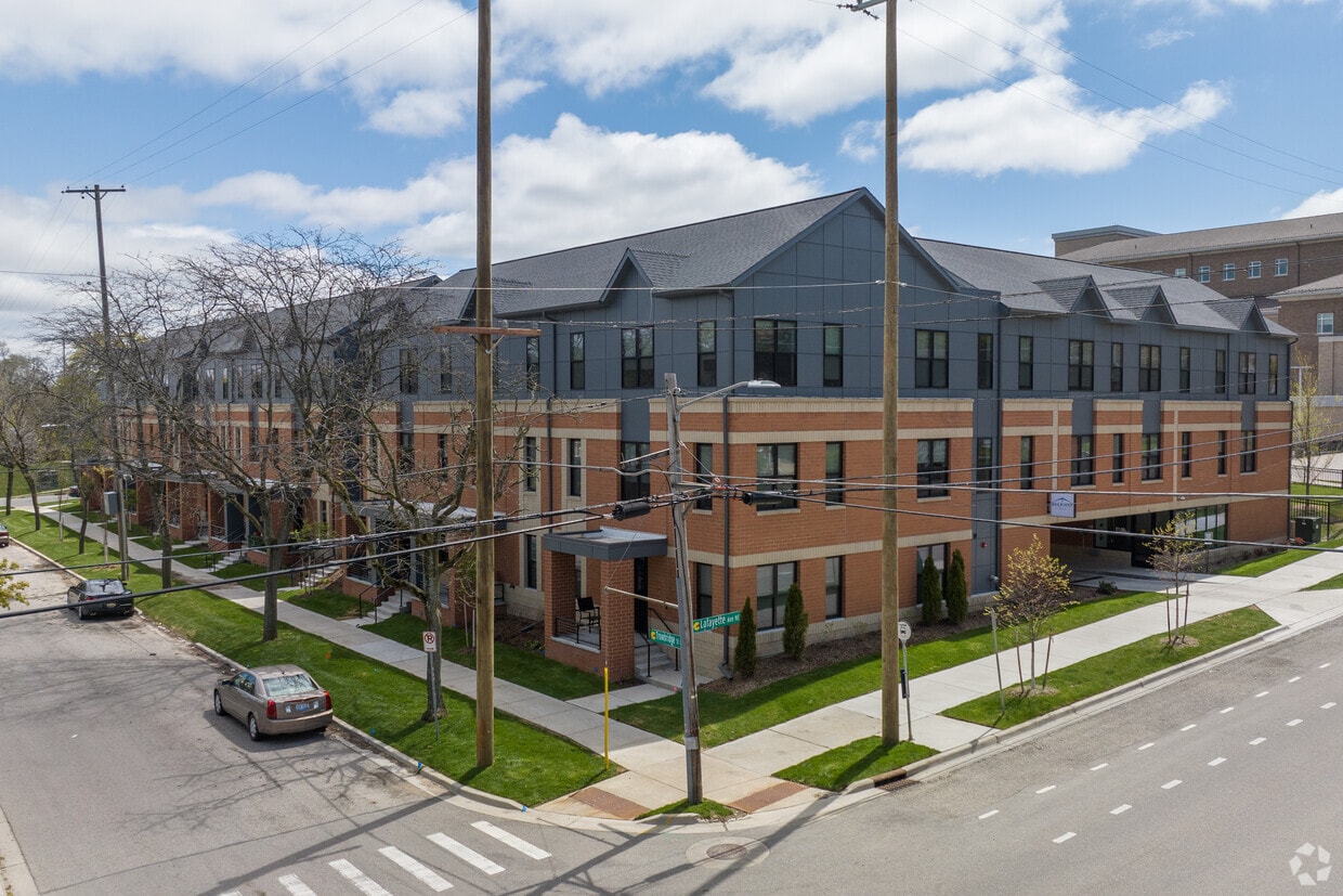 Primary Photo - Belknap Place