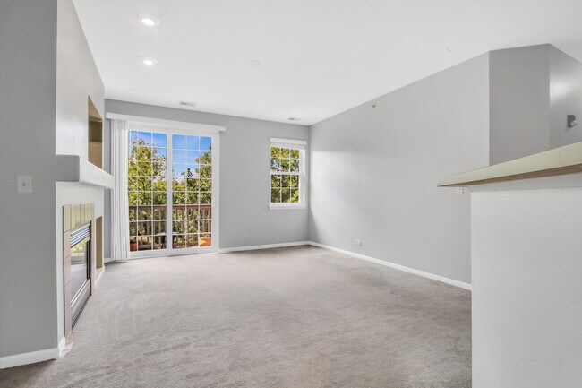 Building Photo - 210 Rosehall Dr