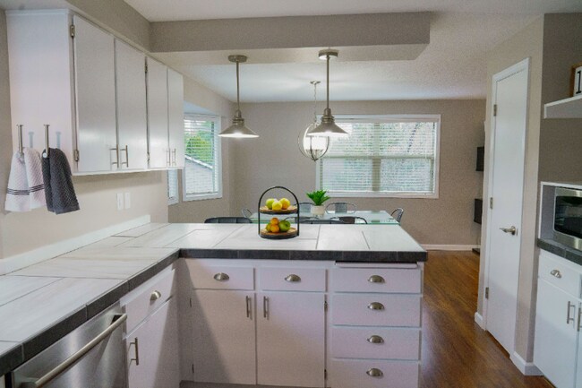 Photo - 12245 SW Ann Ct Apartment