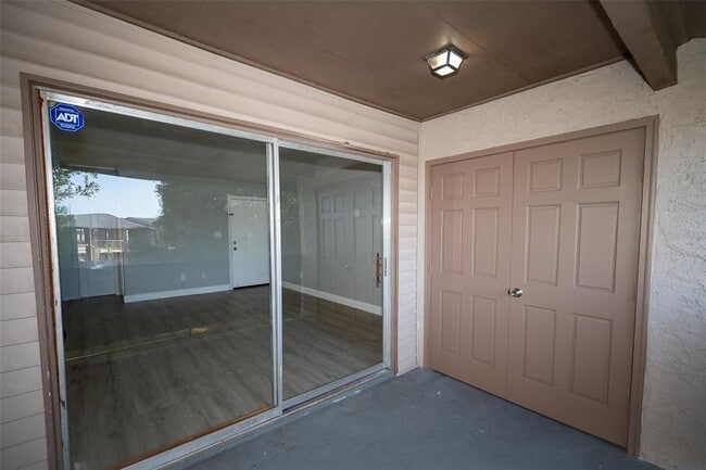 Foto del edificio - 2022 Ludlow Ln