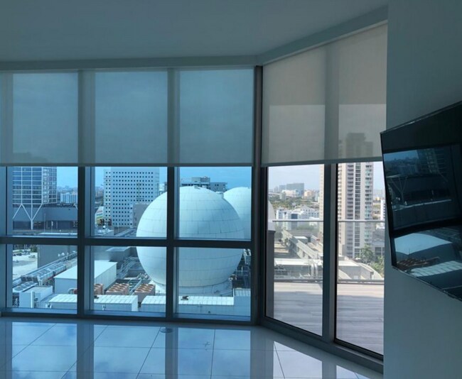 Foto del edificio - 851 NE 1st Ave