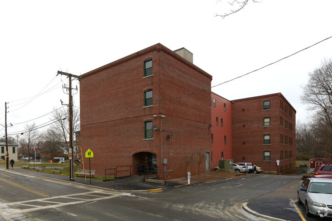 Foto del edificio - Blackstone Falls