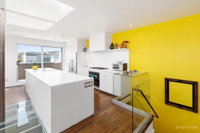Building Photo - 58 Dolores Terrace