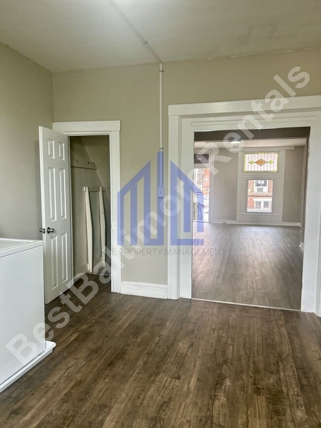 Building Photo - Spacious 3 Bedroom in West Baltimore