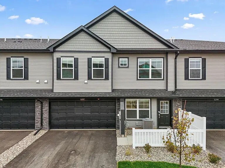 Foto principal - 5297 Long Pointe Pass