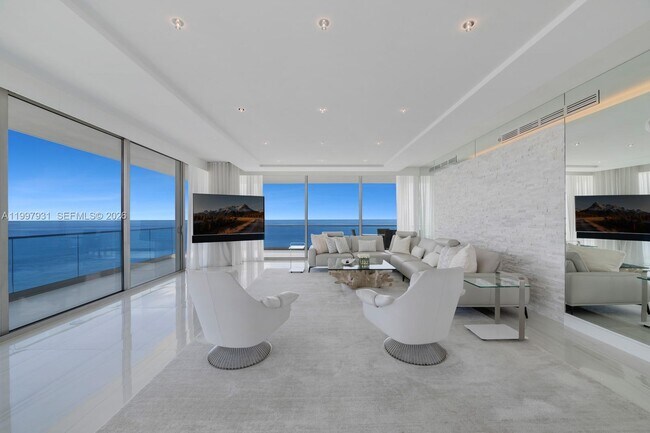 Foto del edificio - 10203 Collins Ave