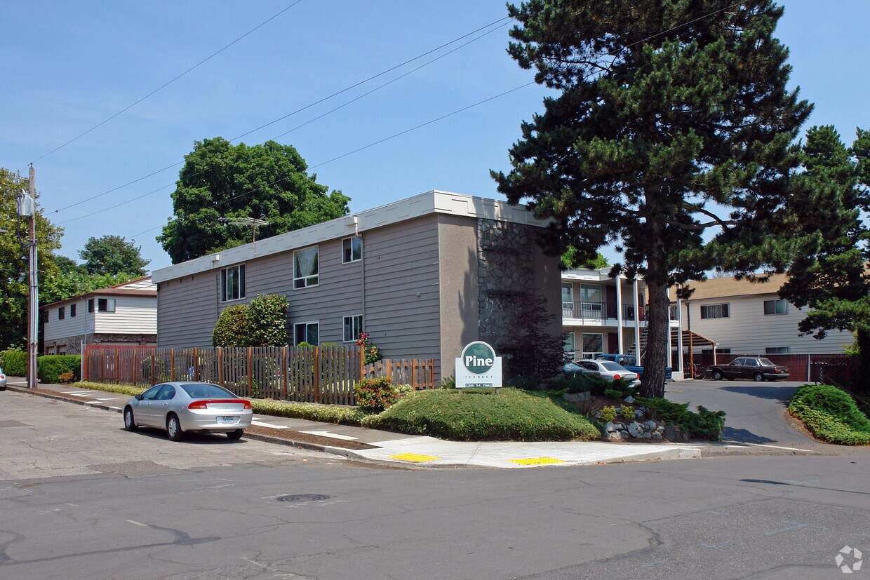 Foto principal - 3101 SE Pine St