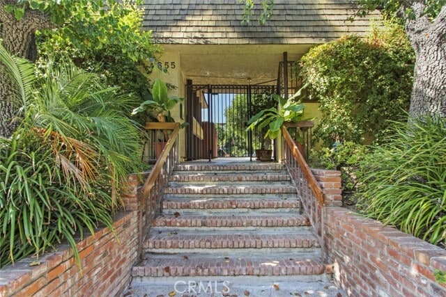 Foto del edificio - 4655 Natick Ave