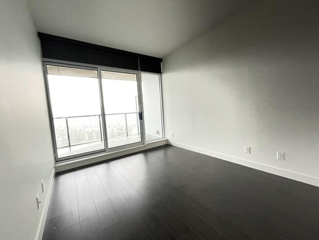 Building Photo - 1 bedroom in Burnaby BC V5C 0N1