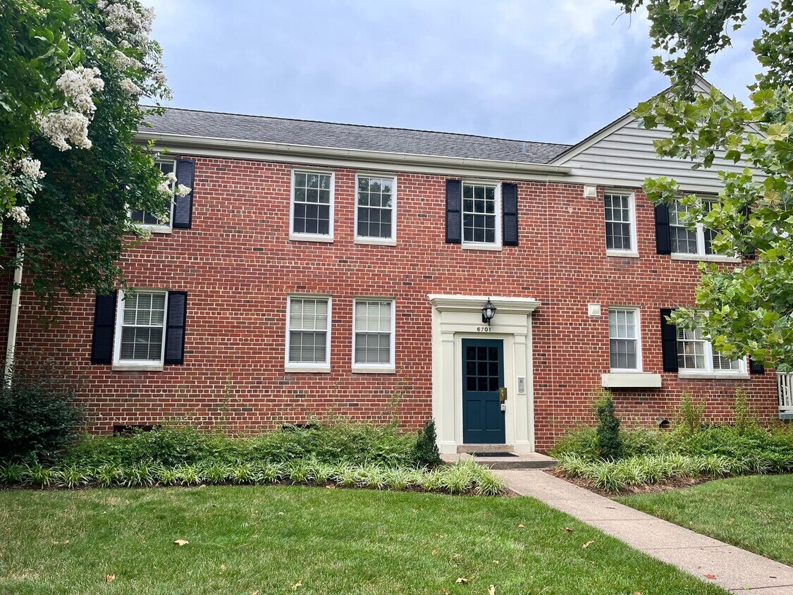 Photo - Alexandria/Belle View - 6701 W Wakefield Drive - $2,140.00