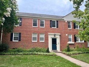 Building Photo - 6701 W Wakefield Dr