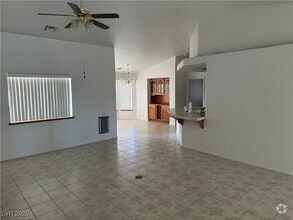 Building Photo - 1841 S Vineyard Dr W