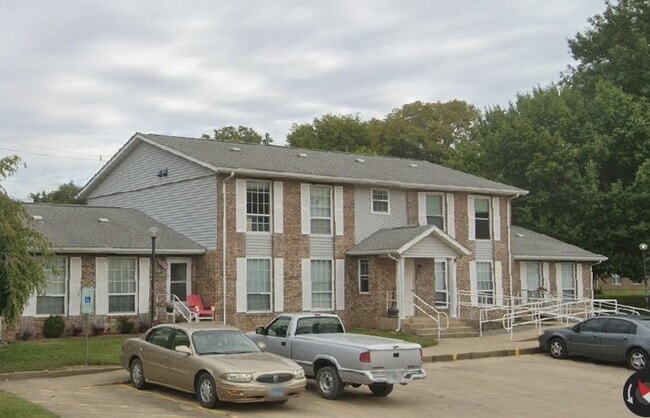 Building Photo - 203 N Division St