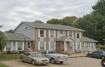 Building Photo - 203 N Division St