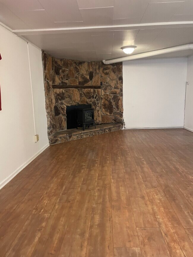 Living Room-Family room - 501 E 4th St