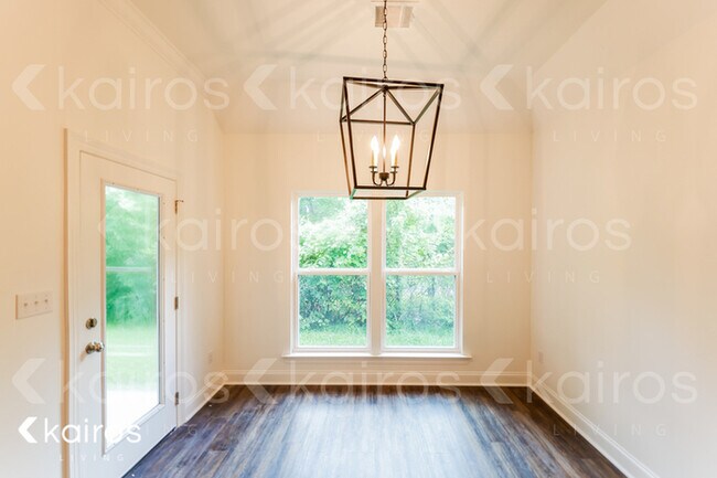 Building Photo - 6524 Roux Dr.