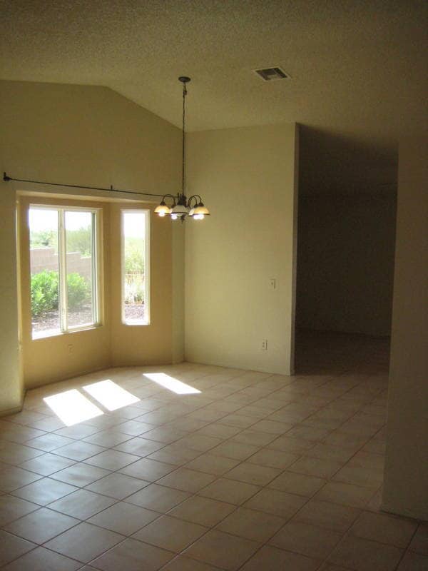 Building Photo - 10106 Cll Del Este