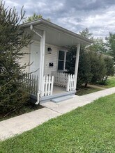 Building Photo - 741 S New Ave