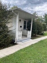 Building Photo - 741 S New Ave