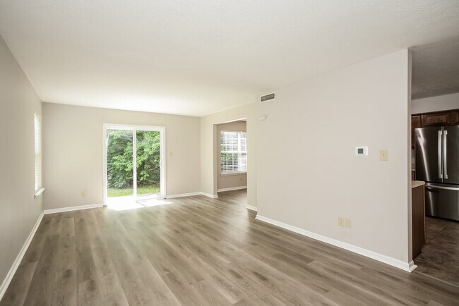 Foto del edificio - 4844 Pembridge Dr