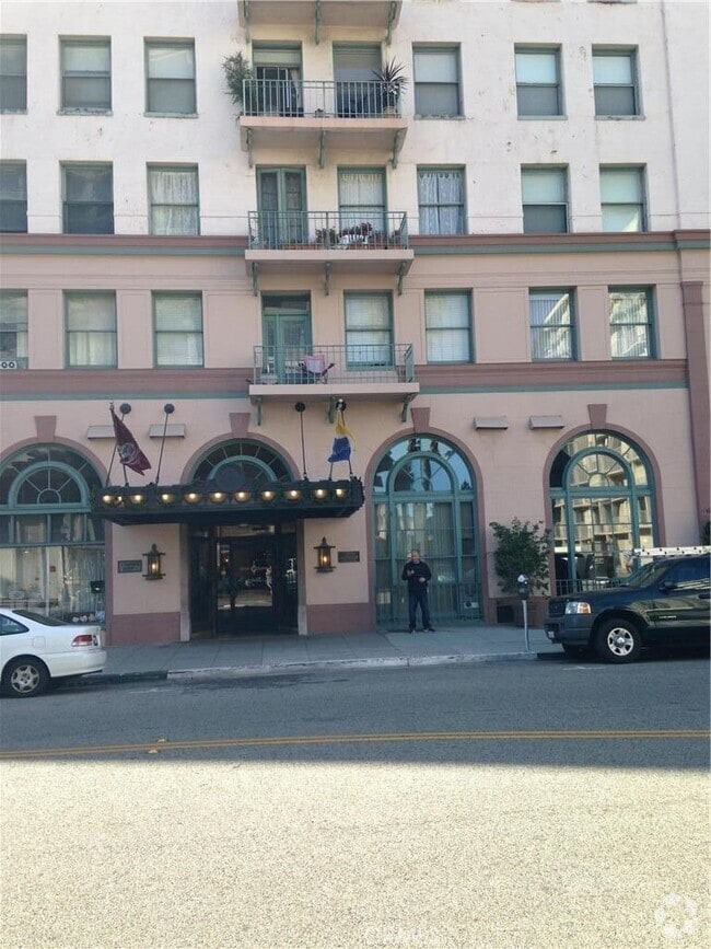 Building Photo - 455 E Ocean Blvd