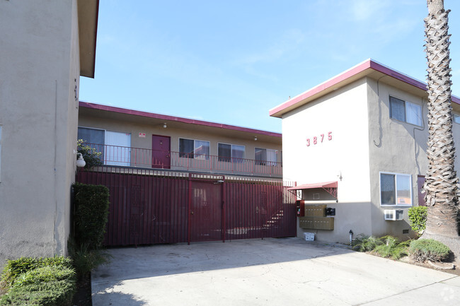 Building Photo - The Wade Apartments