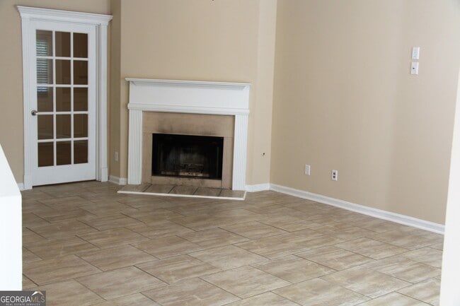 Building Photo - 962 Tree Creek Blvd