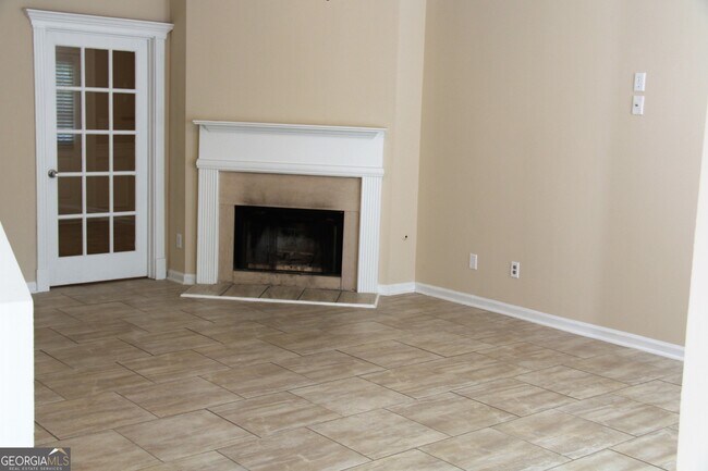 Foto del edificio - 962 Tree Creek Blvd