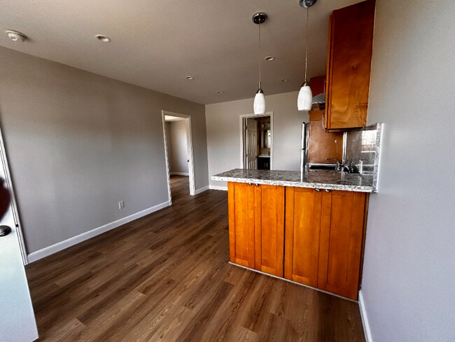 Building Photo - 45 Surrey Ct