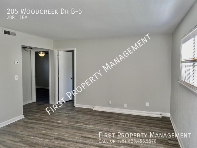 Foto del edificio - 205 Woodcreek Dr