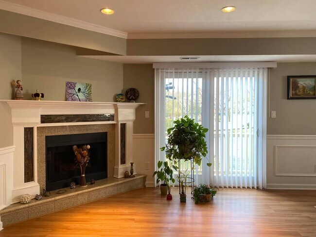Foto del edificio - 185 Woods Edge Dr