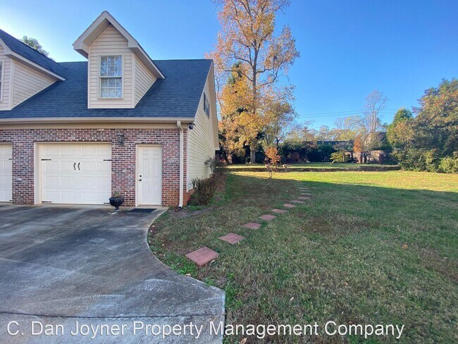 Building Photo - 1 br, 1 bath House - 213 E Avondale Dr