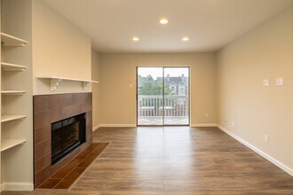 Building Photo - 2750 Holly Hall St