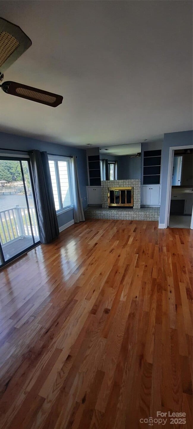 Building Photo - 7505 Mariner Cove Dr