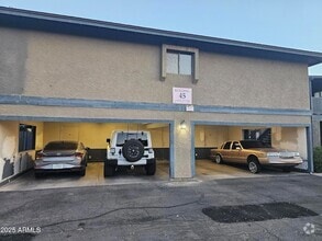 Building Photo - 286 W Palomino Dr