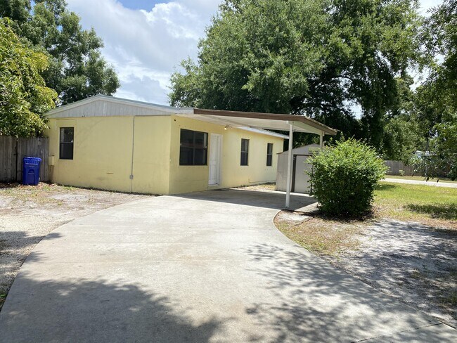 Building Photo - 1406 16th Ave