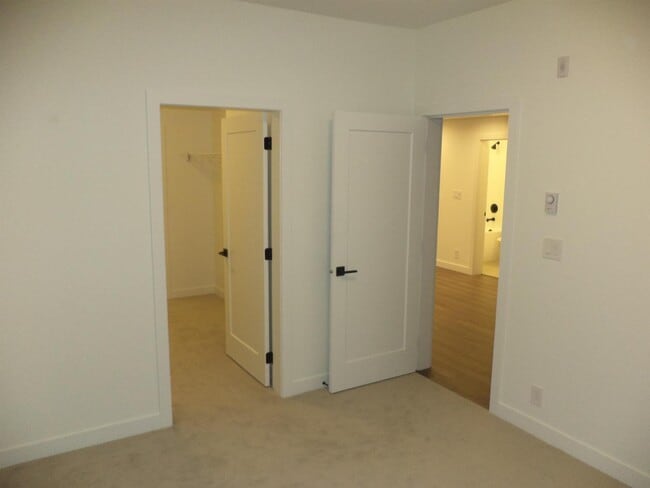 Building Photo - 20052-2083A 83A Ave